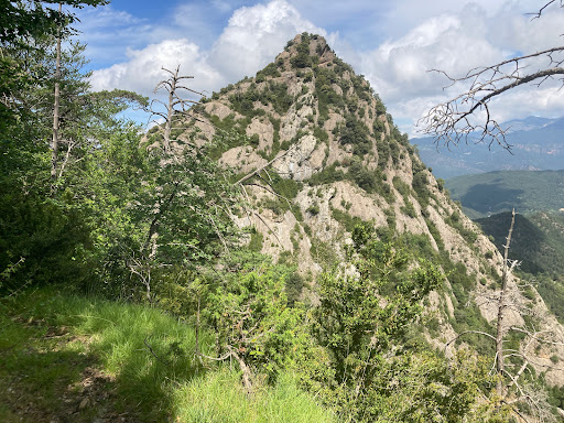 Roc de les Monges (1415 m), serrat de Vilella, Santuari dels Tossals , Serra dels Tossals de Capolat