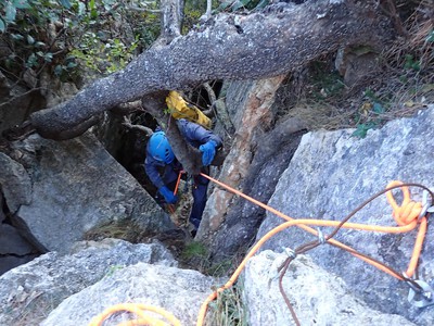 Umbria del Toll Blau al Macís dels Ports (Ferrada, barranc i espeleologia) (K2, V3 a1 III)